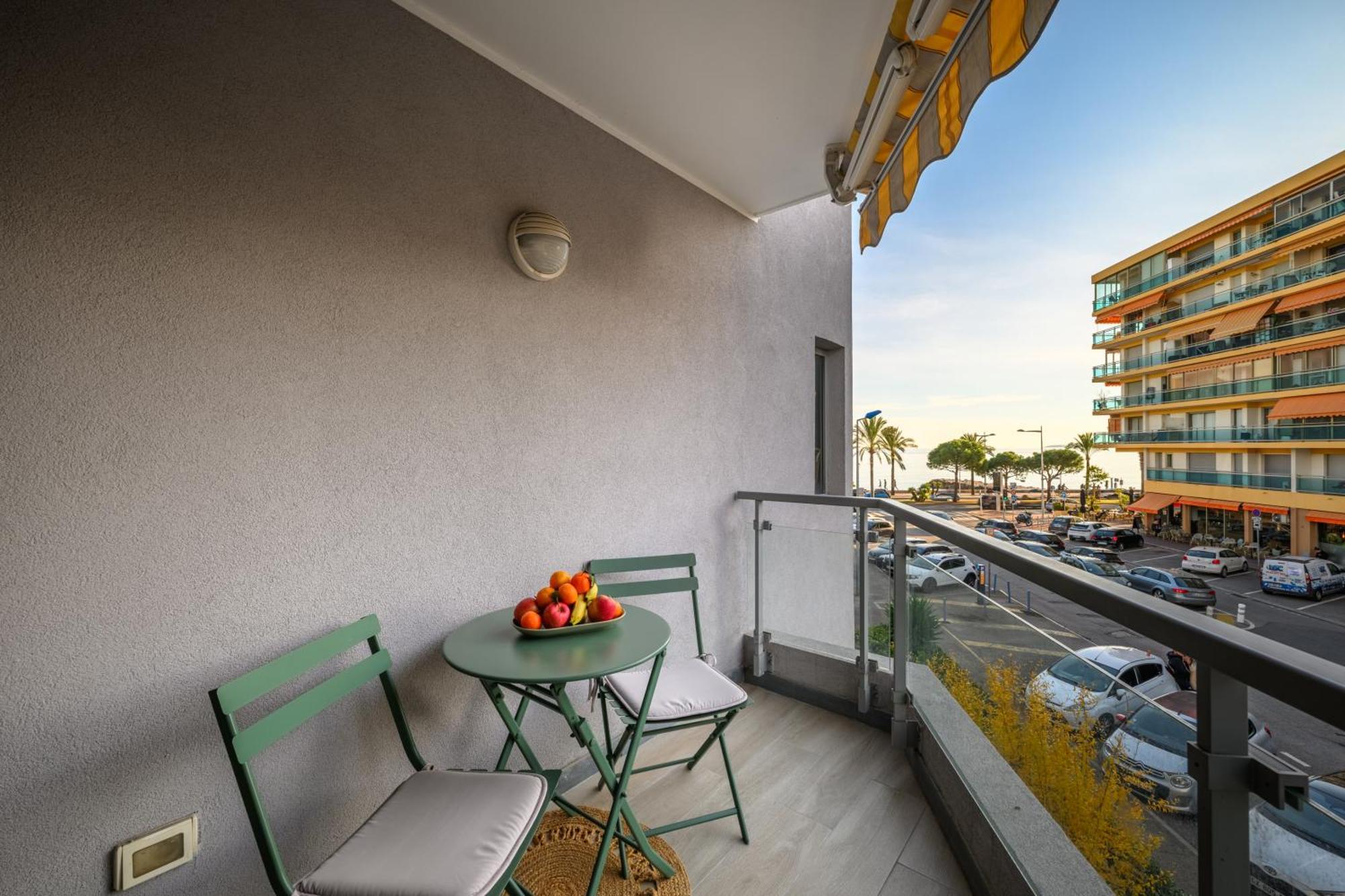 Appartement Bord De Mer « La Petite Ma-Line » Cagnes-sur-Mer Eksteriør billede